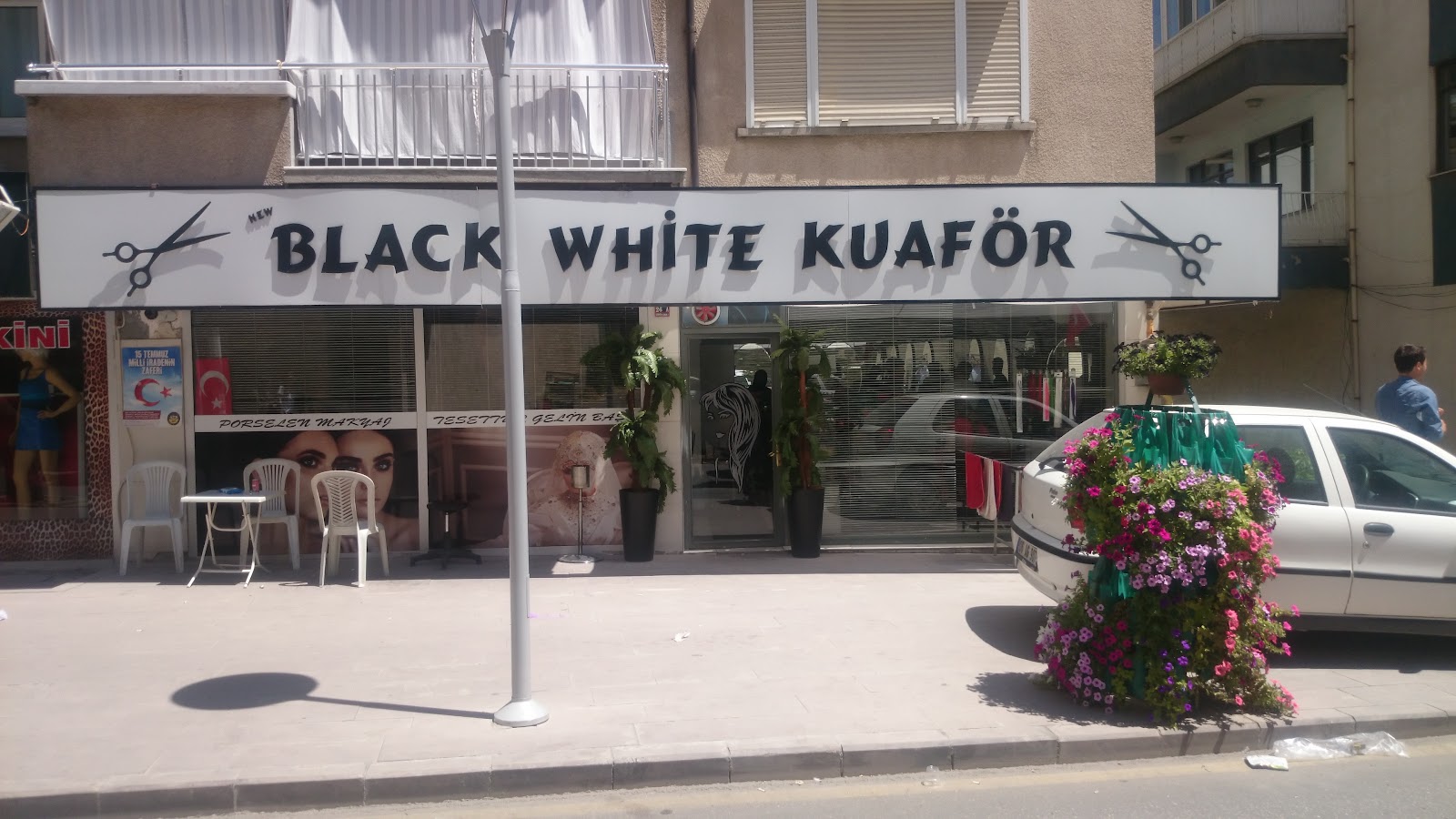 Black White Kuafor